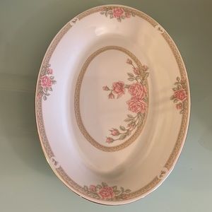 Serving oval plate